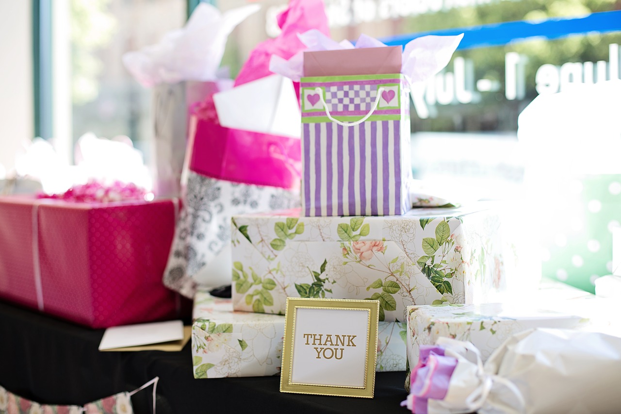 Wedding, Gift